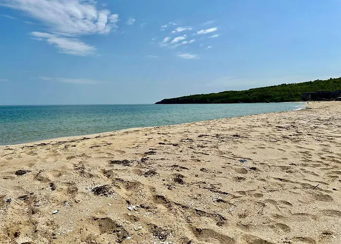 Апартамент Lovely 1bd In A Luxury In By Flat Mаnаger