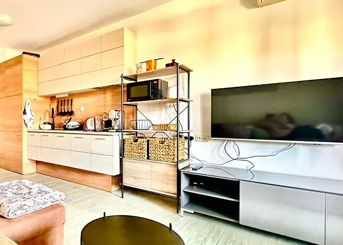 Lovely 1bd In A Luxury In By Flat Mаnаger Апартамент *